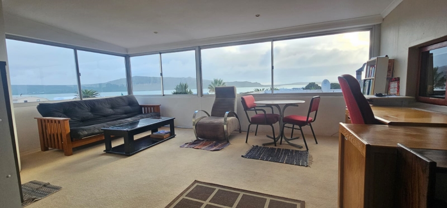 7 Bedroom Property for Sale in Middedorp Western Cape